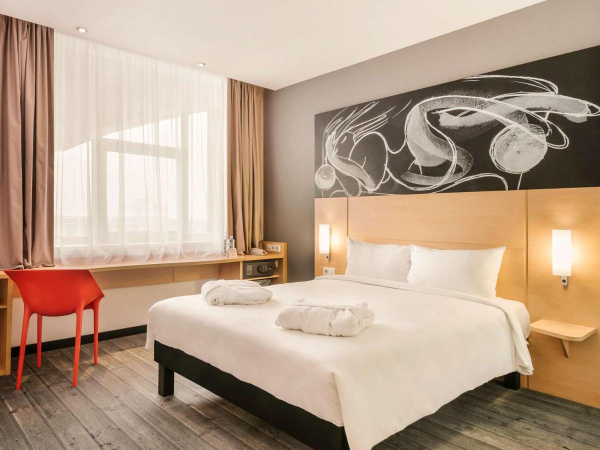 Ibis Moscow Oktyabrskoye Pole Hotell Exteriör bild